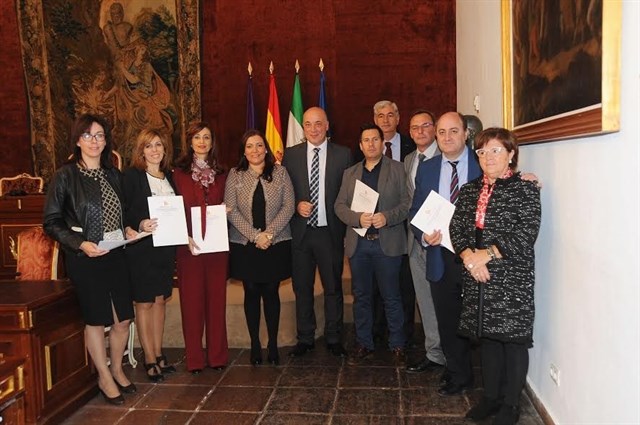 La Diputación de Córdoba formaliza la inversión destinada a los CIE 1