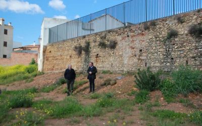 Inicio obra refuerzo muro antiguo colegio Barrioblanco